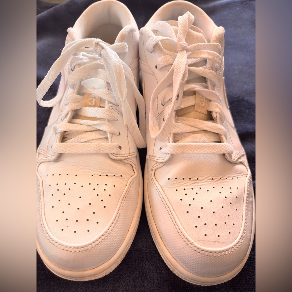 Nike Air Jordan 1 Low Triple White Sneakers Men’s Size 9.5